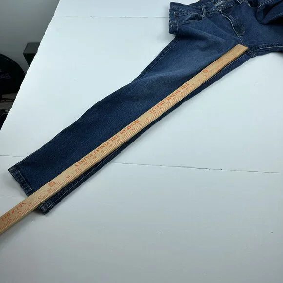 Mott & Bow Women’s Boyfriend Jeans Size 29 Medium Wash Blue Stretch 29x30 - Picture 5 of 16